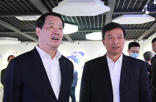 中建材總裁、中國工程院院士彭壽一行蒞臨鵬飛集團考察